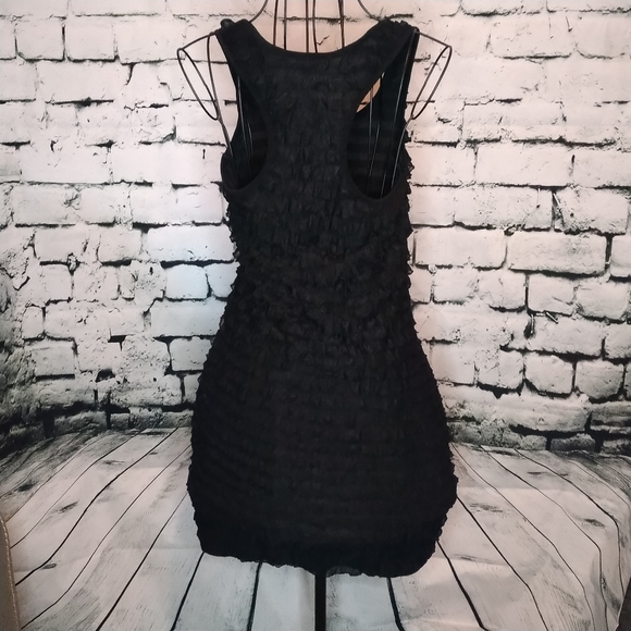 Ruffle dress - Picture 3 of 4